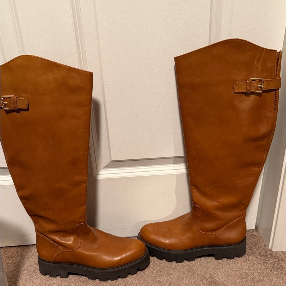 Franco Sarto Tan Leather Interior